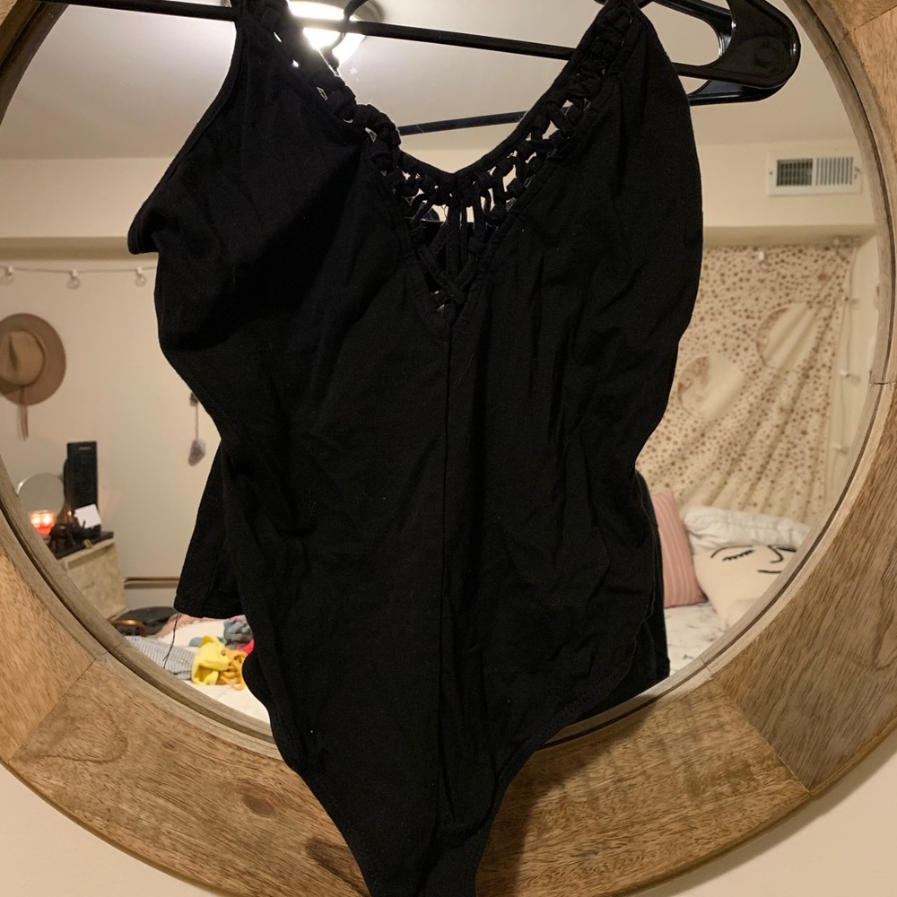 lace detailed v neck bodysuit